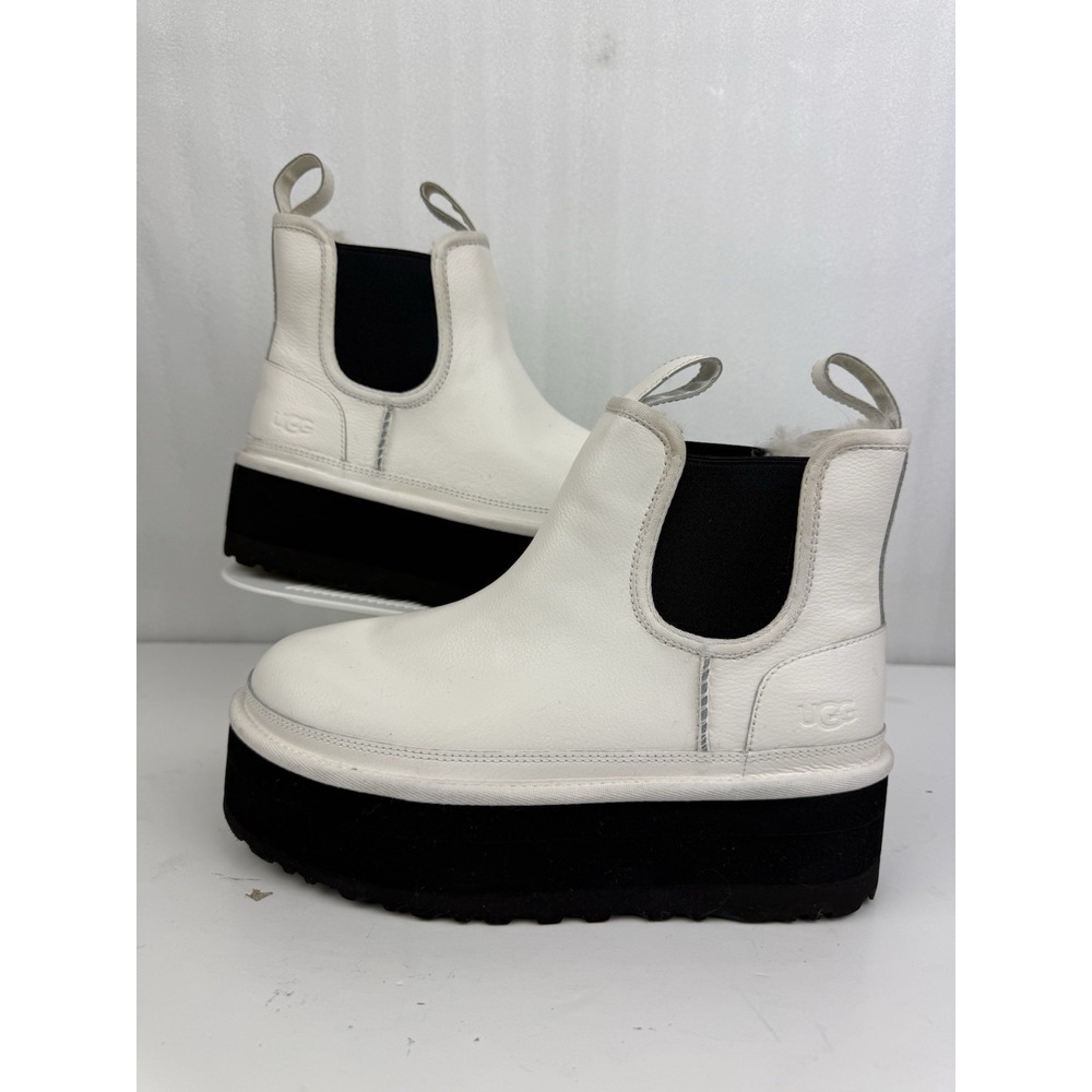 UGG Neumel Platform Chelsea Boots Leather Shearling Booties White Size 7 Womens
